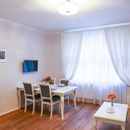 White & Gray Apartments Praha Bagian luar foto