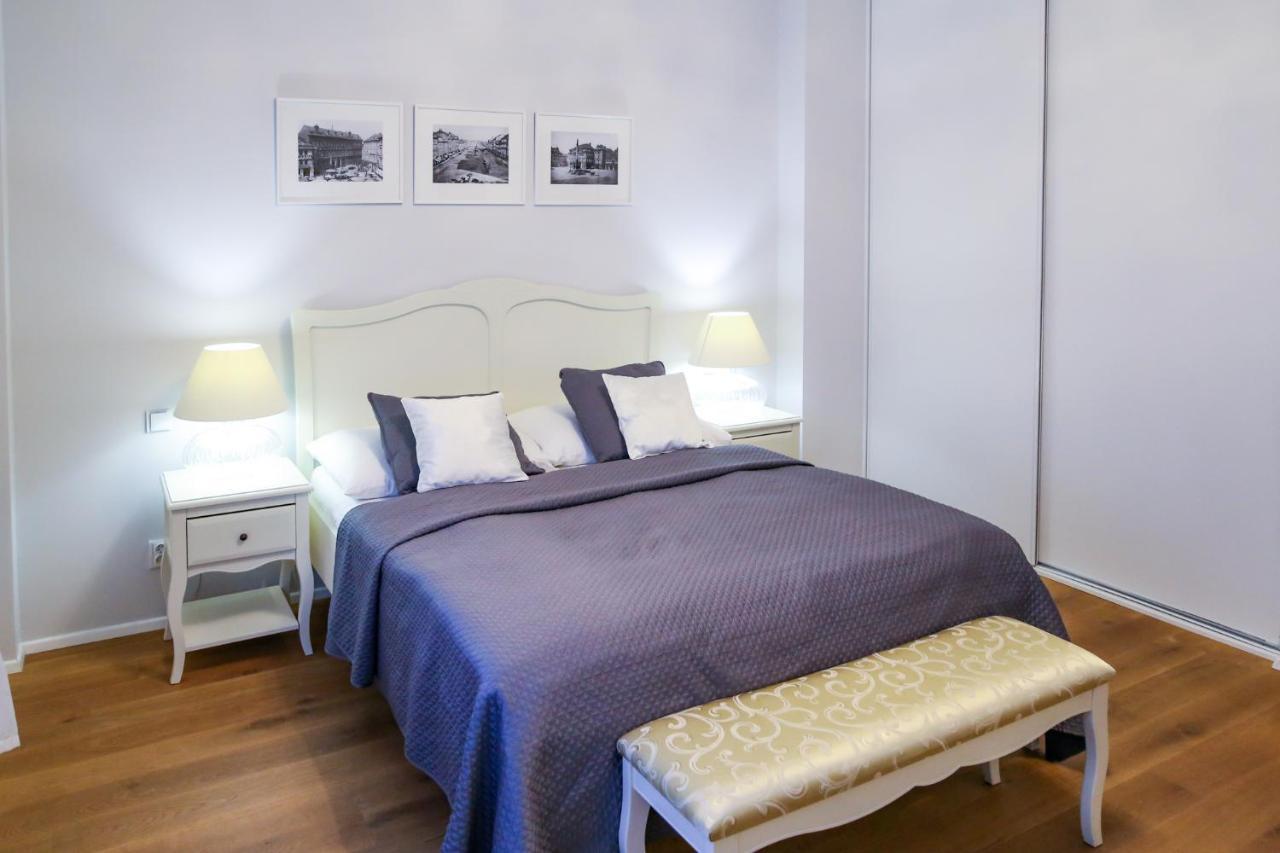 White & Gray Apartments Praha Bagian luar foto