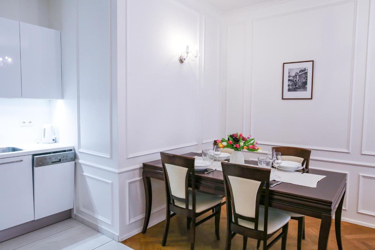 White & Gray Apartments Praha Bagian luar foto