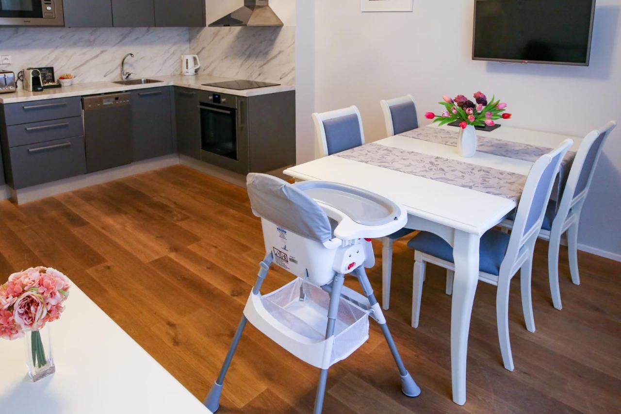 White & Gray Apartments Praha Bagian luar foto