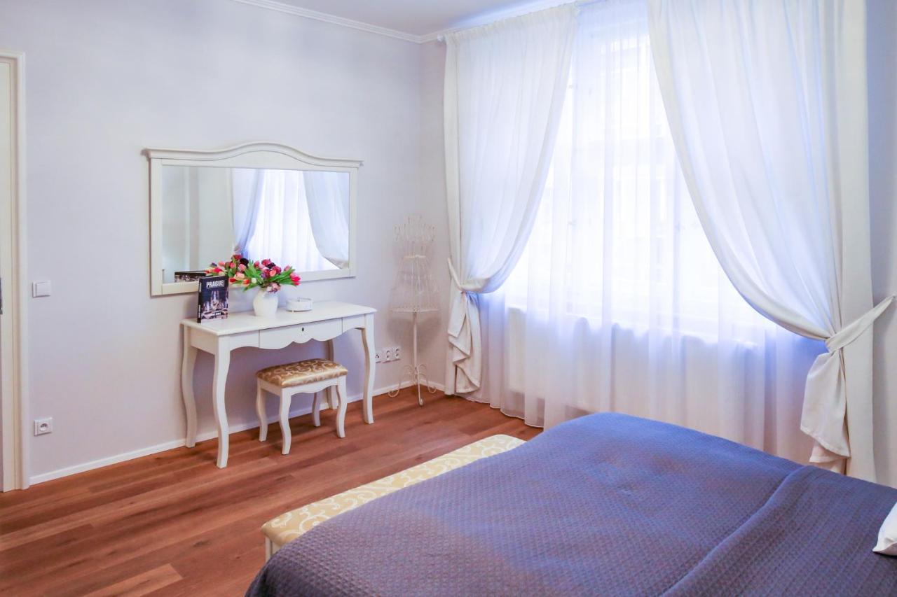 White & Gray Apartments Praha Bagian luar foto