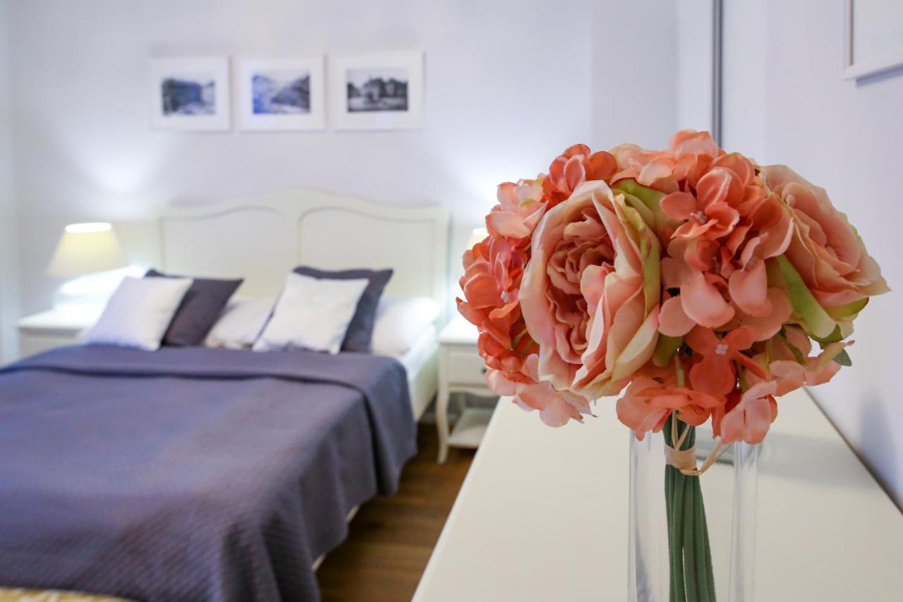 White & Gray Apartments Praha Bagian luar foto