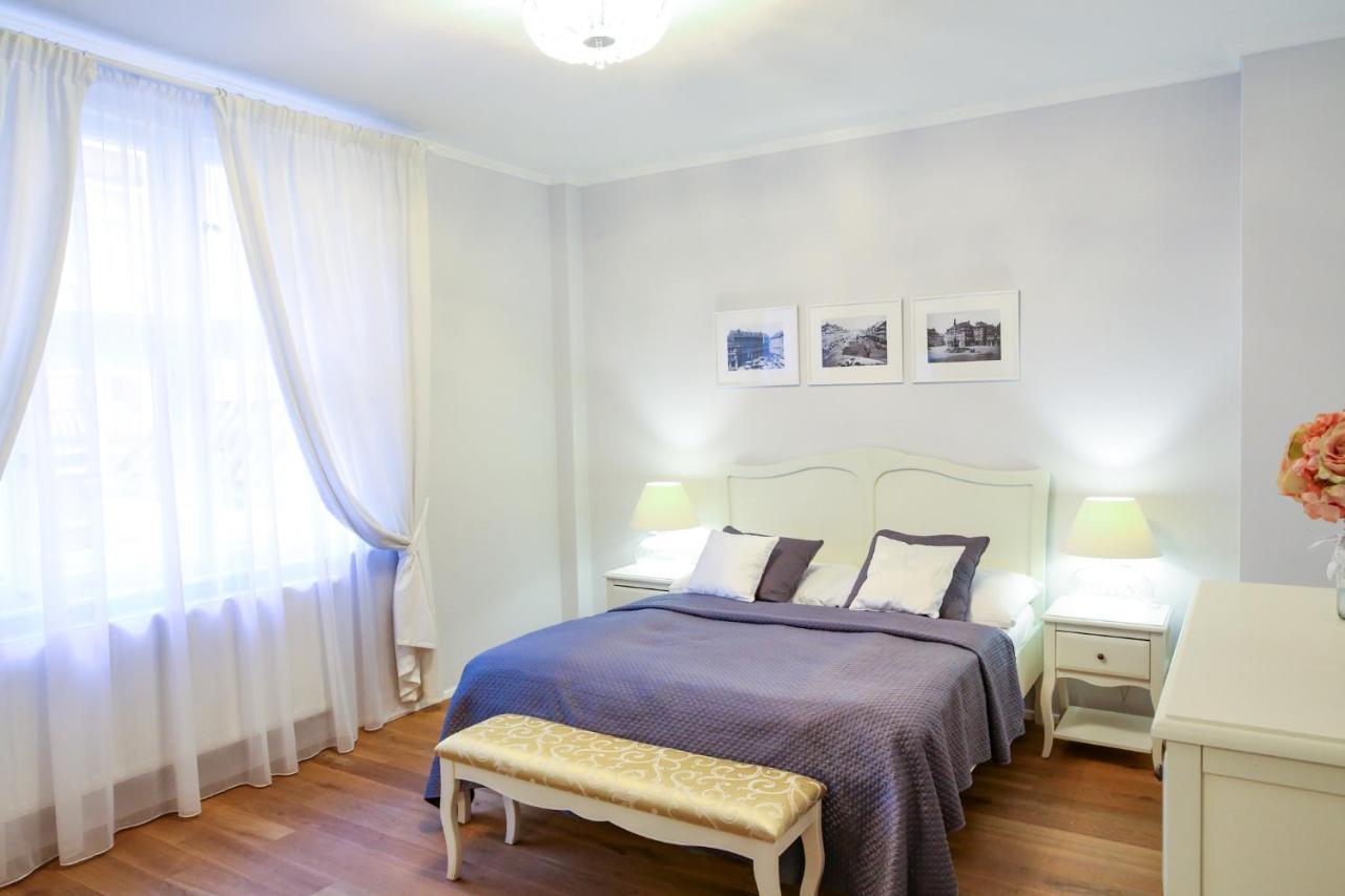 White & Gray Apartments Praha Bagian luar foto