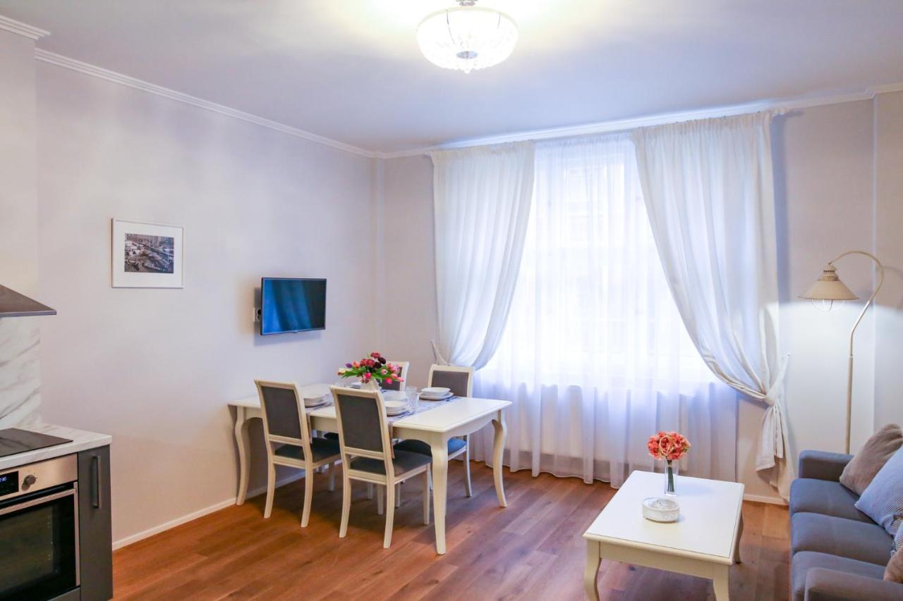 White & Gray Apartments Praha Bagian luar foto