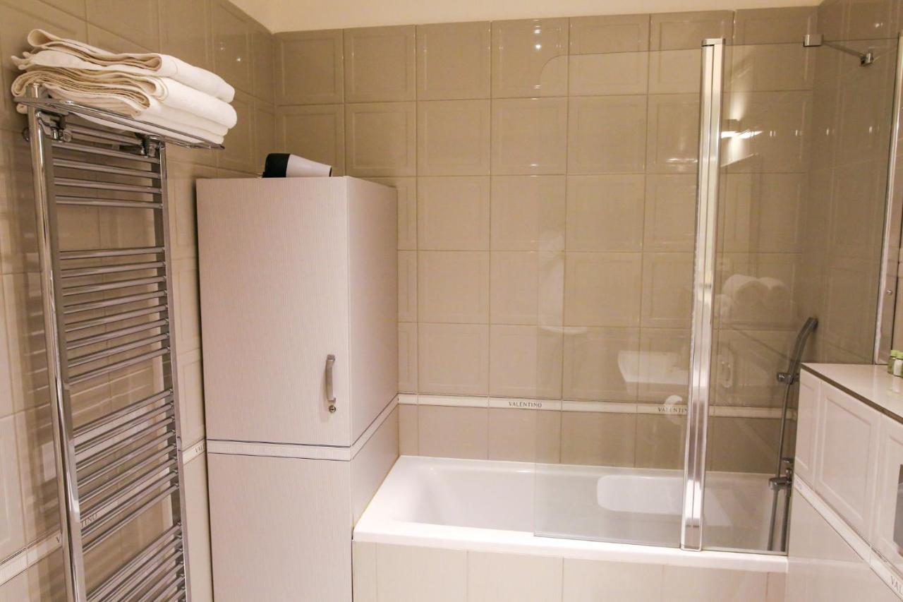 White & Gray Apartments Praha Bagian luar foto