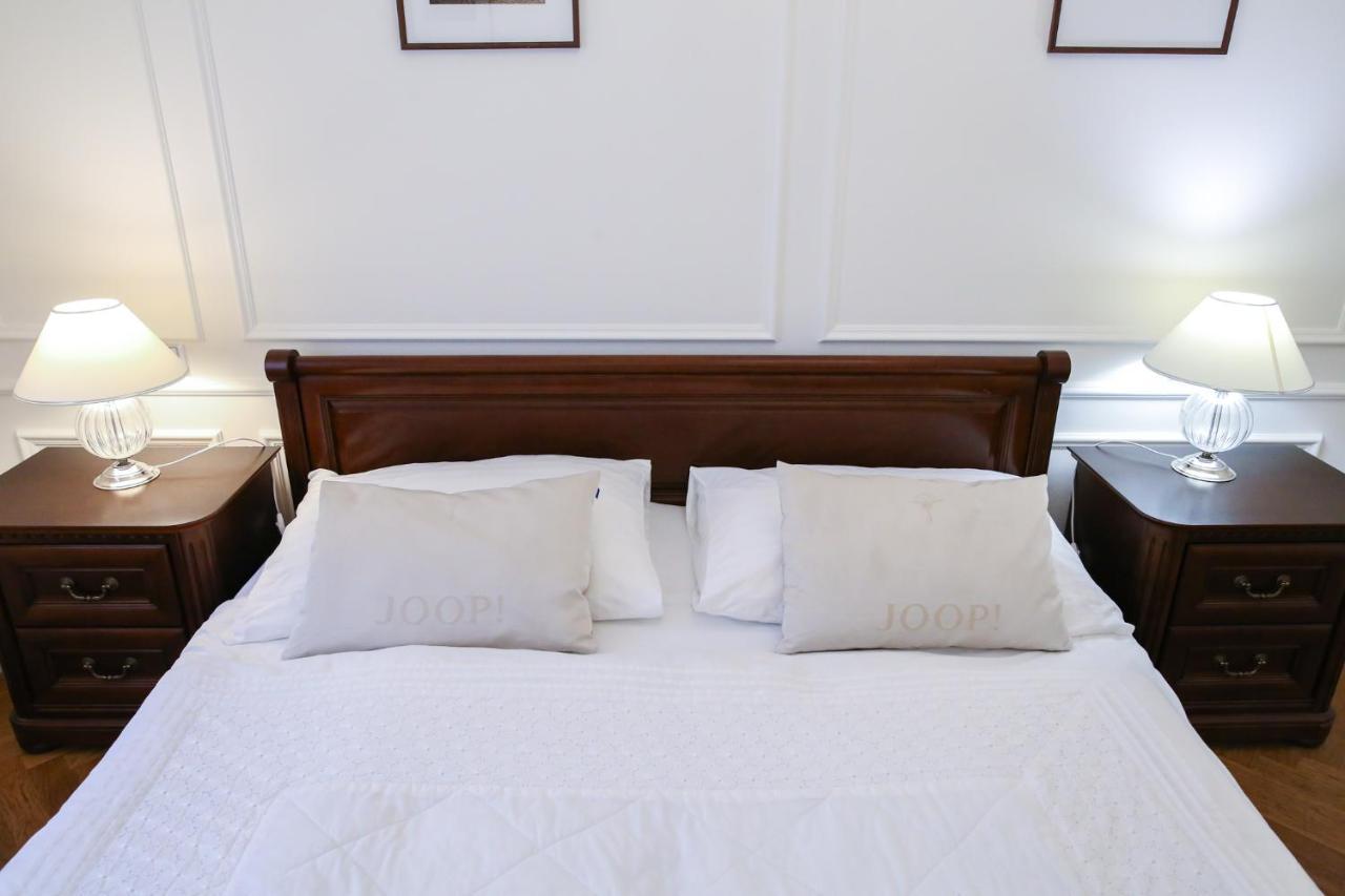 White & Gray Apartments Praha Bagian luar foto