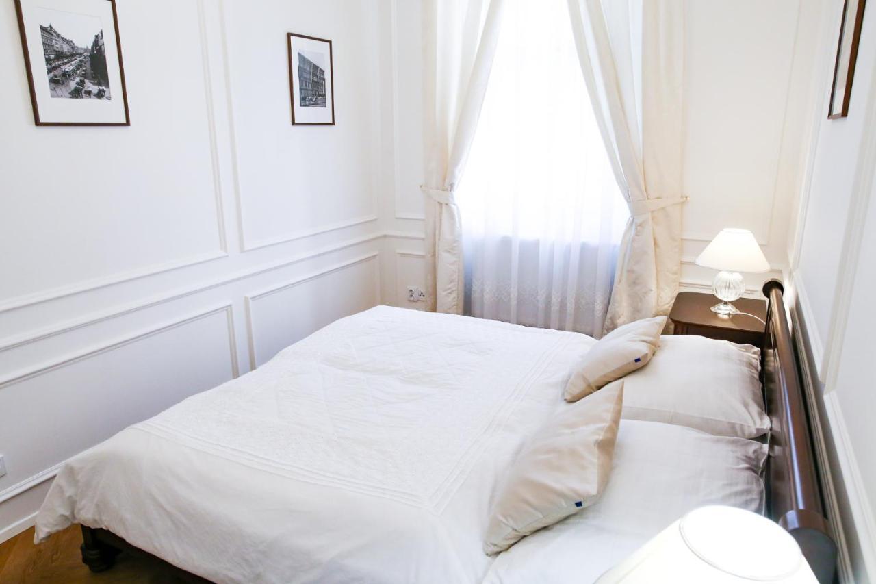 White & Gray Apartments Praha Bagian luar foto