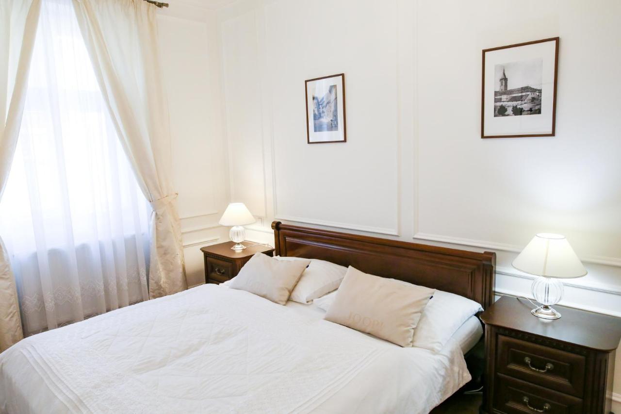 White & Gray Apartments Praha Bagian luar foto