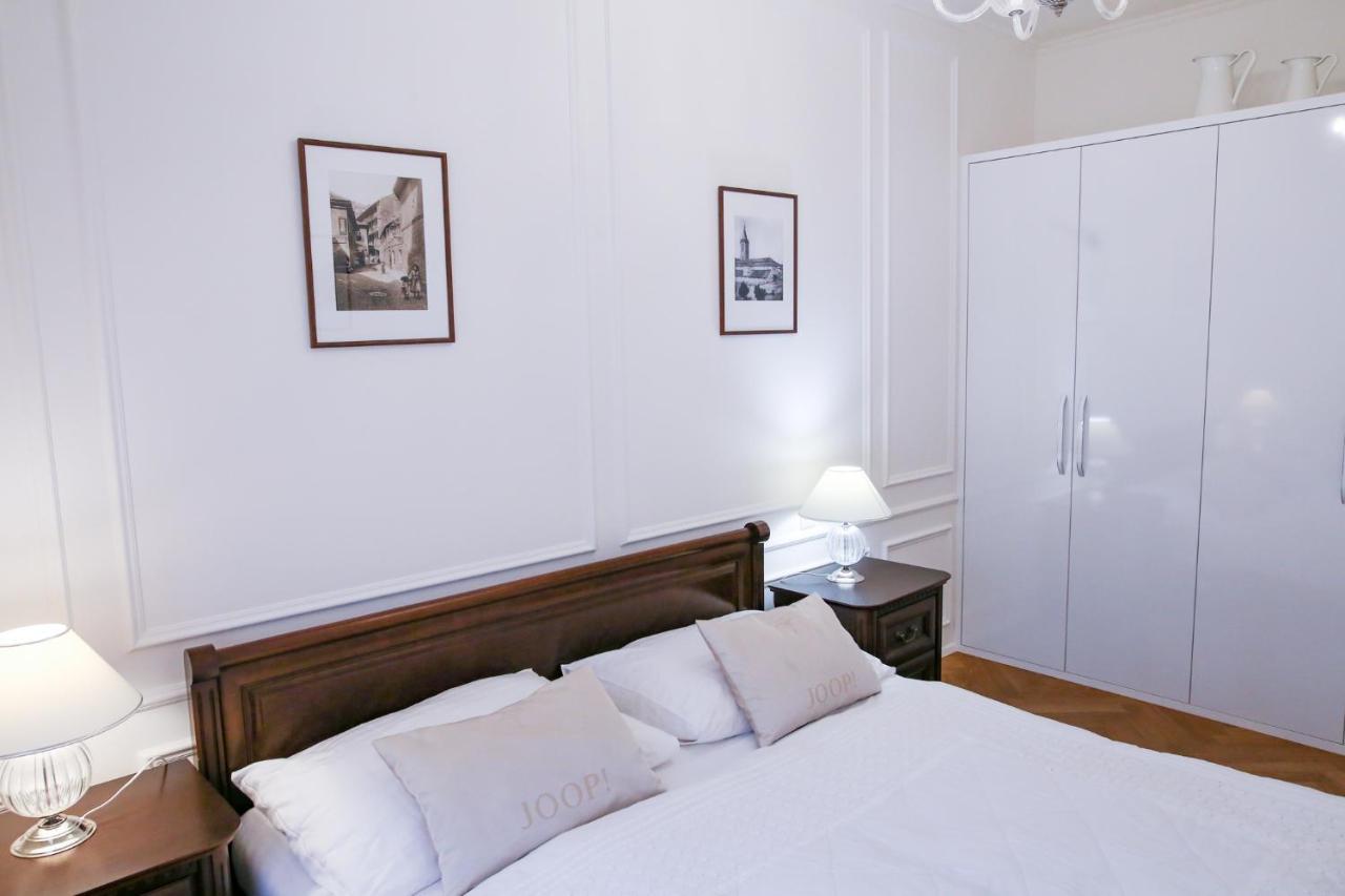 White & Gray Apartments Praha Bagian luar foto